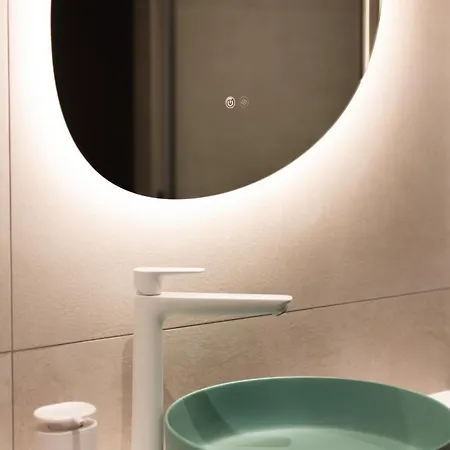 2 Pièces D'architecte Balcon Couvert Face Thermes *