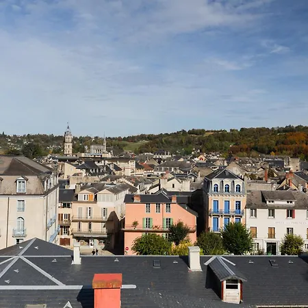 2 Pieces D'architecte Balcon Couvert Face Thermes Апартаменты