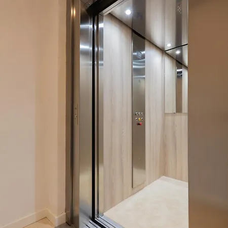 2 Pieces D'architecte Balcon Couvert Face Thermes Апартаменты *